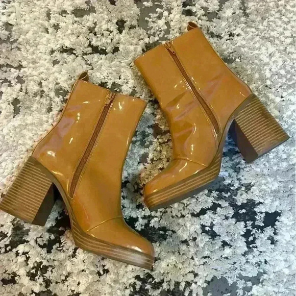 BP Milli Platform Block Heel Boots in Tan Lark Color Size 8M - Picture 2 of 4